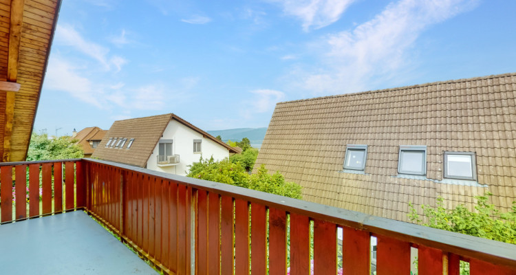 Besondere Doppelhaushälfte mit Garten und Blick auf den Bielersee image 9