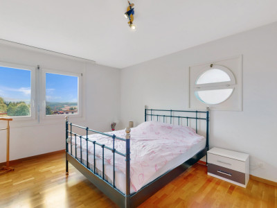 Spacieux appartement contemporain dans quartier résidentiel image 12