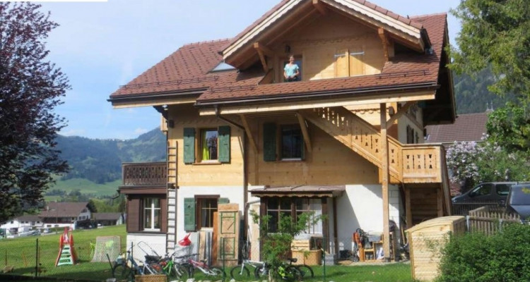 Superbe 5.5 pièces à Chateau-dOex, vue dégagée. image 2