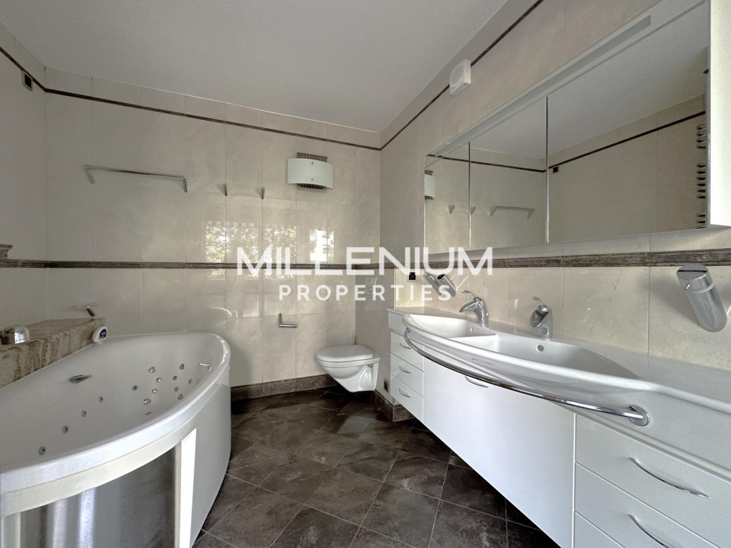 Magnifique 5P aux EauxVives 5 pièces 150 m2 à Genève