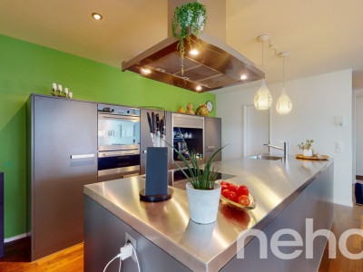 Gemütliche 3.5-Zimmer-Wohnung mit verglaste image 2