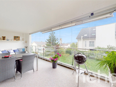 Gemütliche 3.5-Zimmer-Wohnung mit verglaste image 4