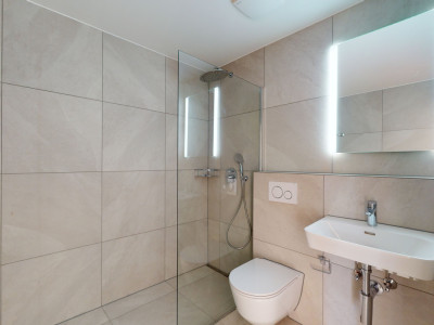 Frisch renoviertes Haus mit privaten Garten image 8