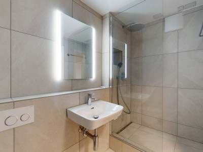 Frisch renoviertes Haus mit privaten Garten image 9