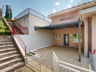 Frisch renoviertes Haus mit privaten Garten image 11