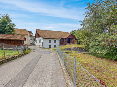 Ferme à rénover - Grand terrain constructible additionnel en option image 1