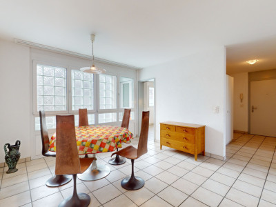 Lichtdurchflutete 4.5-Zimmerwohnung an gut angebundener Lage image 2