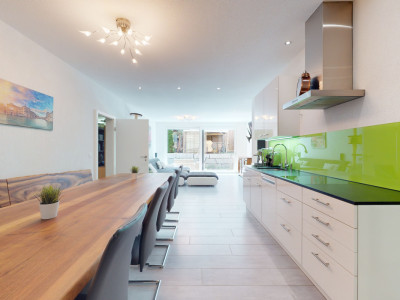 Hochwertig renovierte Gartenwohnung mit hellen Räumen an bester Lage! image 3