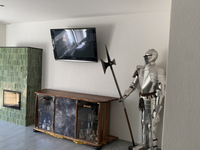 Hochwertig renovierte Gartenwohnung mit hellen Räumen an bester Lage! image 2