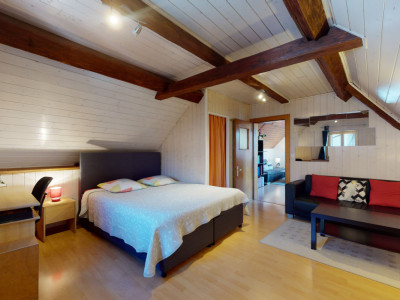 Maison de charme 5 pièces au centre dOllon image 5