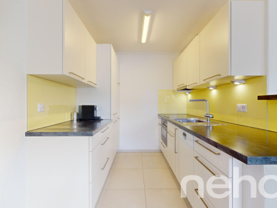 Moderne 4.5-Zimmerwohnung mit sonnigem verglastem Balkon in Roggwil image 2