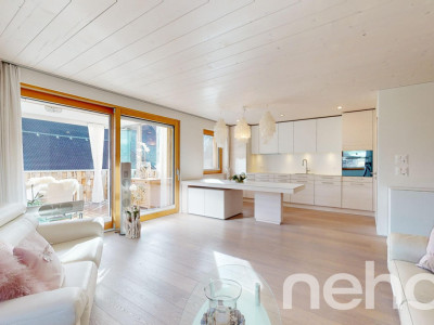 Helle Holz100 Wohnung mit sonnenverwöhnendem Balkon image 4