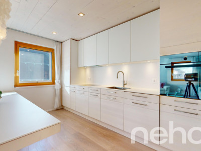 Helle Holz100 Wohnung mit sonnenverwöhnendem Balkon image 7