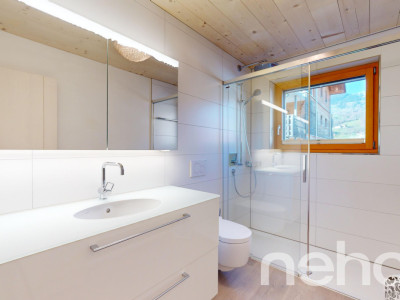 Helle Holz100 Wohnung mit sonnenverwöhnendem Balkon image 11