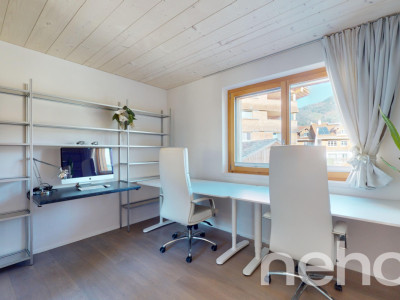 Helle Holz100 Wohnung mit sonnenverwöhnendem Balkon image 12