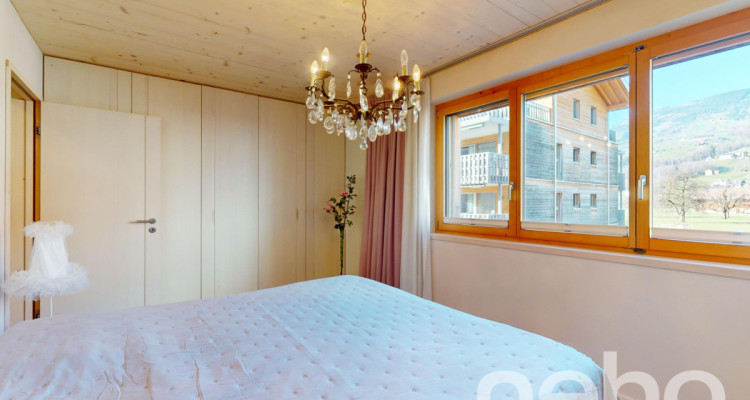 Helle Holz100 Wohnung mit sonnenverwöhnendem Balkon image 10