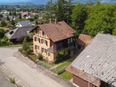 Tolles 2-Familienhaus mit vielseitigen Möglichkeiten an zentraler Lage image 1