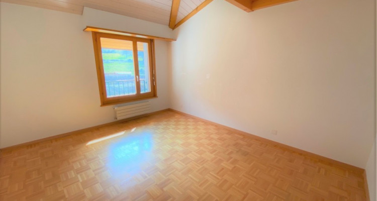 Superbe vue lac pour ce spacieux attique-duplex 3.5 pces  image 5
