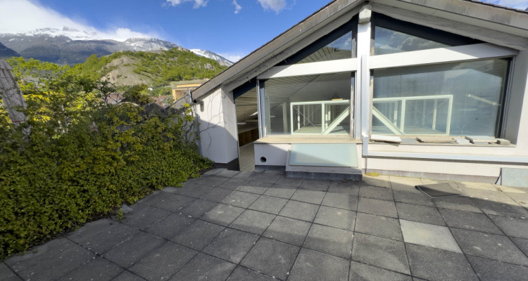 Sierre - bureau loft aux combles avec ample terrasse - Gobet image 2
