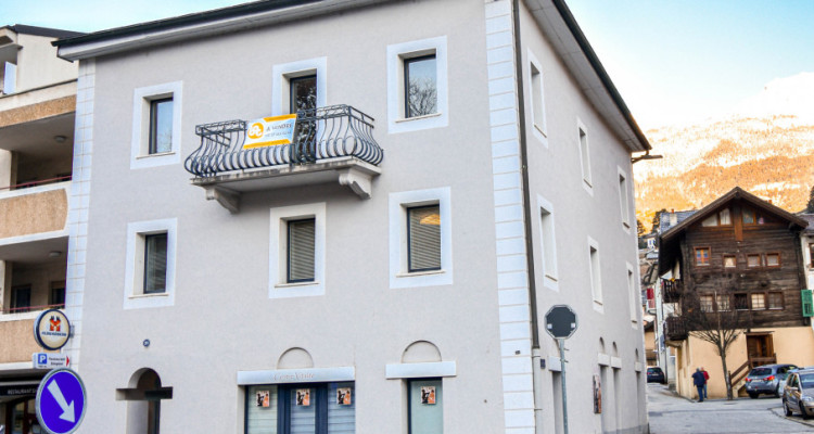 Sierre - bureau loft aux combles avec ample terrasse - Gobet image 3