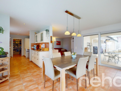 Élégance moderne : Villa dexception dans un écrin de sérénité image 5