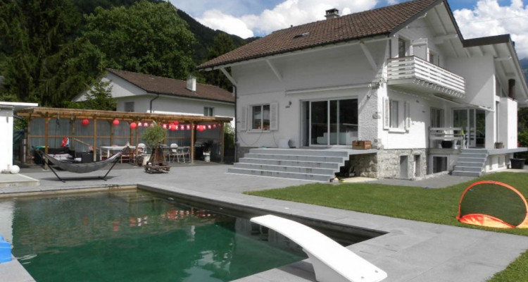 C-Service vous propose une villa 6,5 pièces avec piscine à Ollon image 1