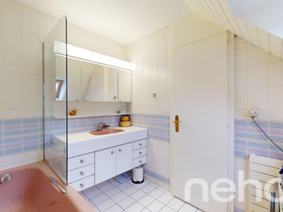 Magnifique vue sur le lac pour ce superbe appartement ! image 8