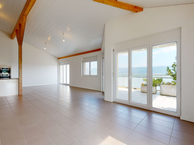 Rare! Bel attique traversant avec vue dégagée ? image 4