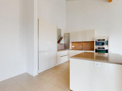 Rare! Bel attique traversant avec vue dégagée ? image 7