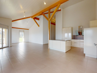 Rare! Bel attique traversant avec vue dégagée ? image 8