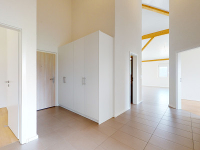 Rare! Bel attique traversant avec vue dégagée ? image 9