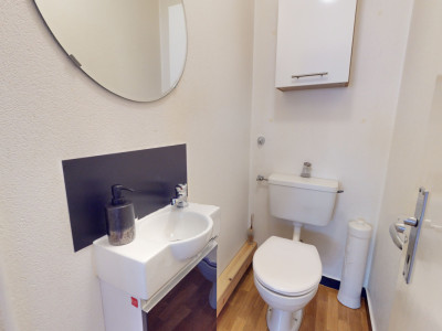 Bel appartement rénové avec 2 balcons proche de toutes commodités! image 11