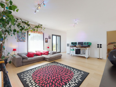 Une vue imprenable sur le lac de Neuchâtel ! image 8