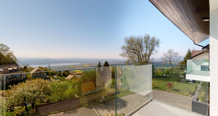 Une vue imprenable sur le lac de Neuchâtel ! image 10