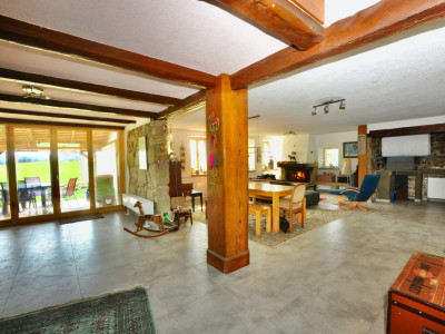 Ancienne ferme transformée comprenant 2 logements & piscine intérieure image 3