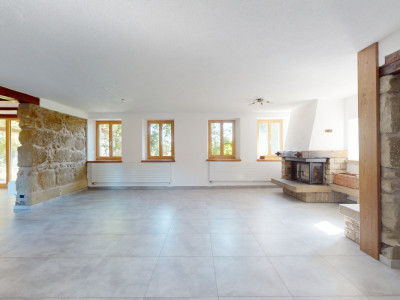 Ancienne ferme transformée comprenant 2 logements & piscine intérieure image 5