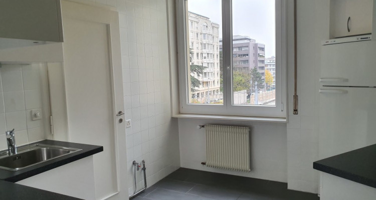 SPACIOUS APPARTMENT, AMAISING VIEW, VERY GOOD QUALITY OF LIFE image 3