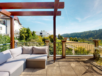 Helle 5.5-Zimmer-Maisonette-Dachwohnung image 2