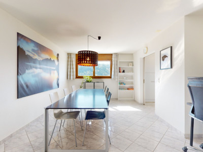 Helle 5.5-Zimmer-Maisonette-Dachwohnung image 3