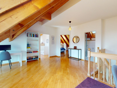 Helle 5.5-Zimmer-Maisonette-Dachwohnung image 8