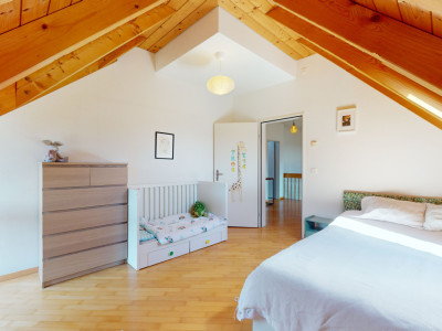 Helle 5.5-Zimmer-Maisonette-Dachwohnung image 9