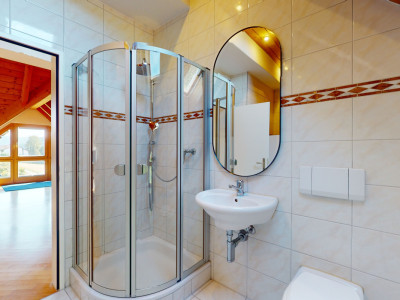 Helle 5.5-Zimmer-Maisonette-Dachwohnung image 10