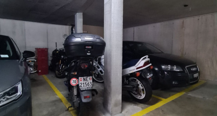 Place de parking moto image 2