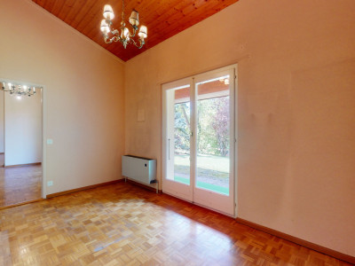 Sur les hauts de la commune image 8