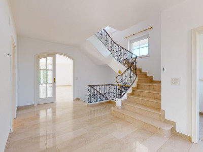 Exklusive Landhausvilla mit gehobenem Ausbaustandard und Aussenpool image 5