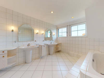 Exklusive Landhausvilla mit gehobenem Ausbaustandard und Aussenpool image 9