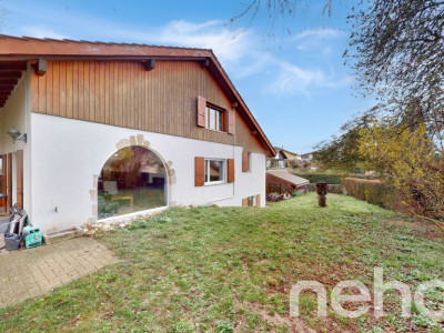 Beaucoup de cachet pour cette magnifique demeure ! image 2