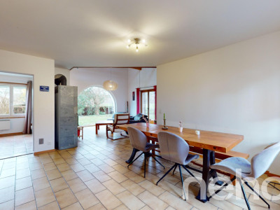 Beaucoup de cachet pour cette magnifique demeure ! image 4