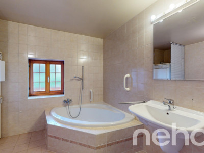 Charmante maison rénovée de 6 pièces située dans le village dAntagnes image 9