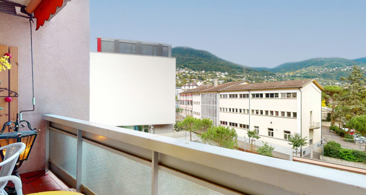 Charmant appartement traversant avec 3 balcons à Clarens-Montreux image 2